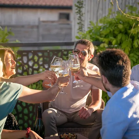 Hébergement de vacances Nuiki - *